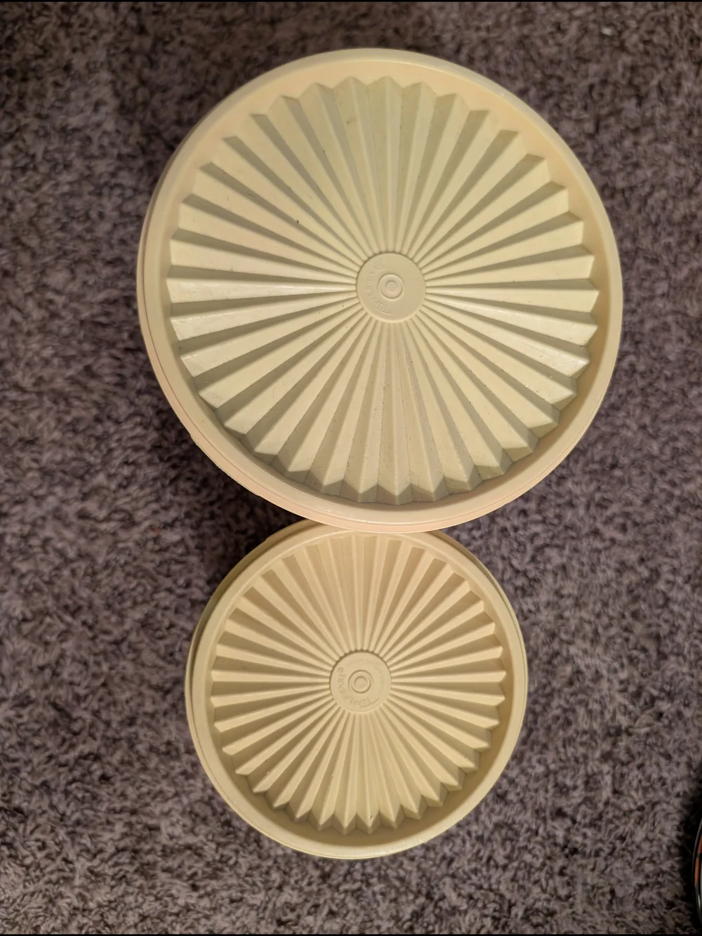 Tupperware pair storage